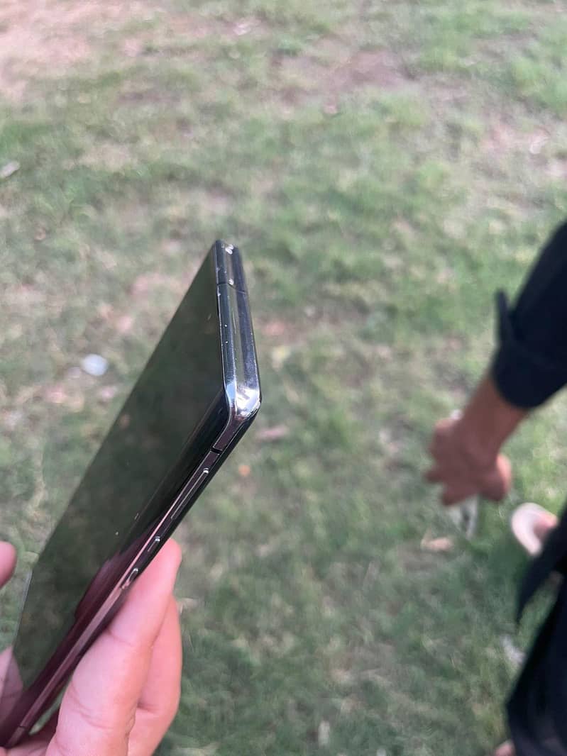 Sharp Aquos Crystal 5