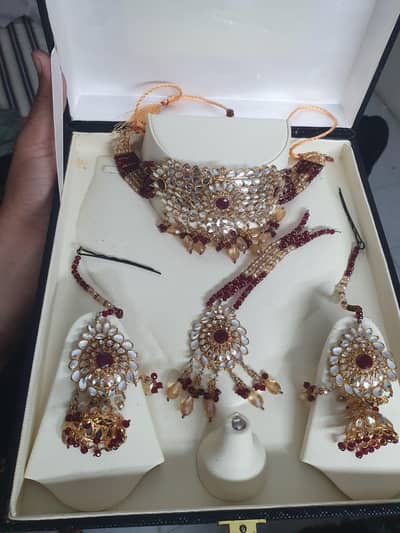 complete jewelry set maroon and champagne choker set with Box