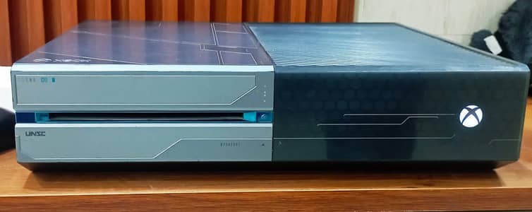 Xbox one 1TB halo special edition