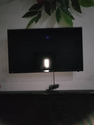 Like New Condition LED Orient Brand 32"