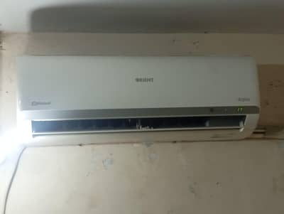 i m selling my 1 tone orient split AC