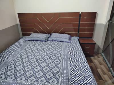 High gloss Acrylic king size bed set+mattres 10/10 unused