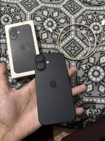 Apple iPhone 16