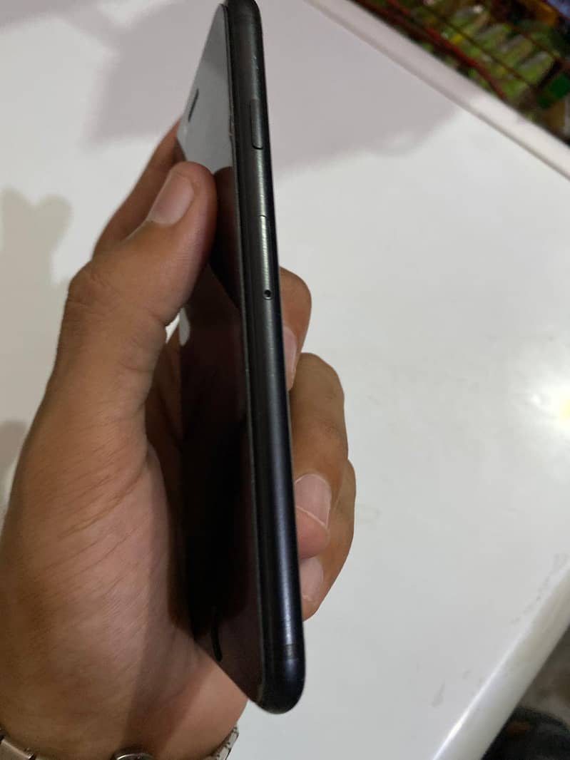 Apple iPhone 7 5