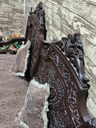 Talli chair please contact 03135950974