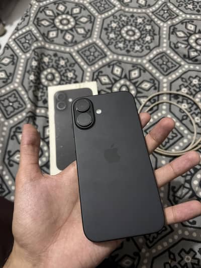 Apple iPhone 16