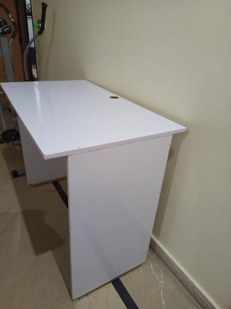 Computer Table 2