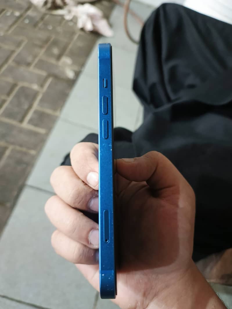 Apple iPhone 13 1