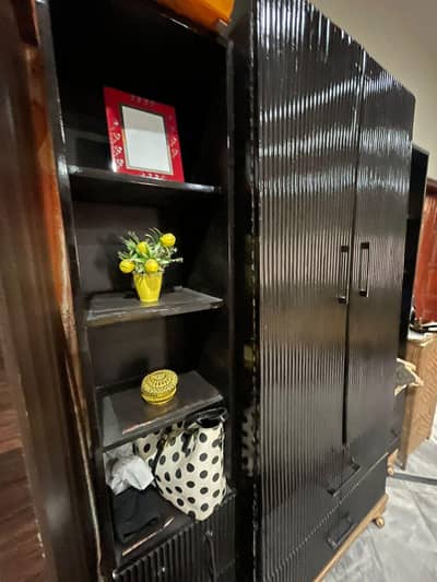 7 feet wardrobe for sale