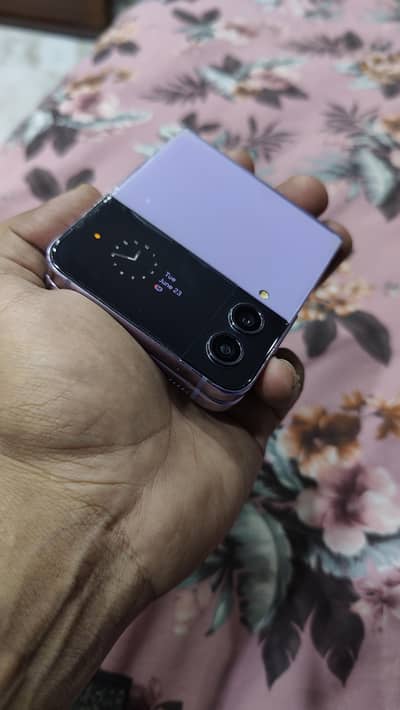 Samsung Galaxy z flip 4 for sale