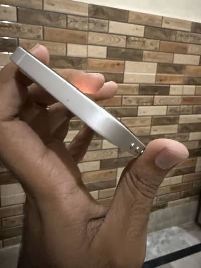 Apple iPhone 16e
