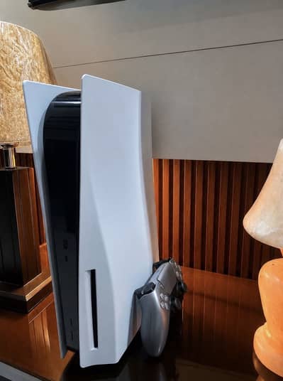 Urgent sale PS5 fat disc edition 10/10 condition (whatsapp call only)