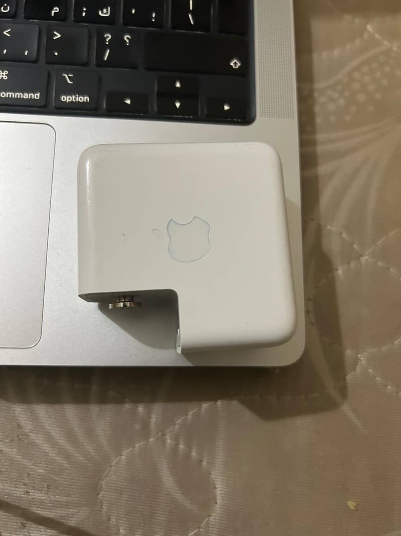 Macbook pro M3 4