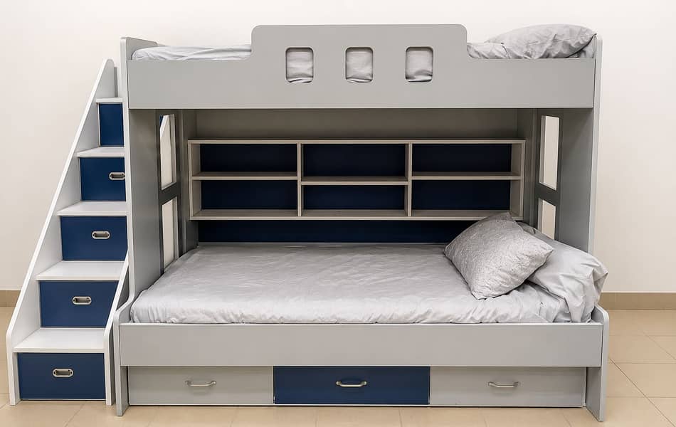 Bunker bed with matching table 0
