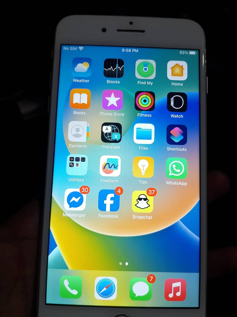 Apple iPhone 8 Plus 1