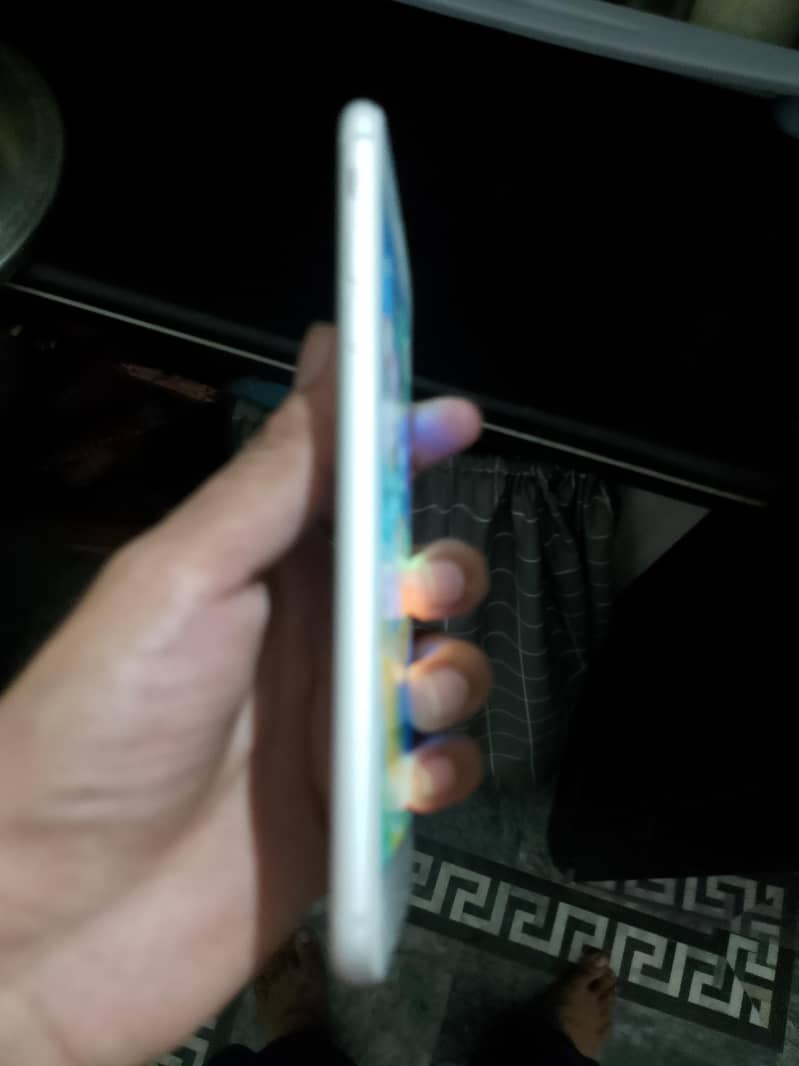 Apple iPhone 8 Plus 5