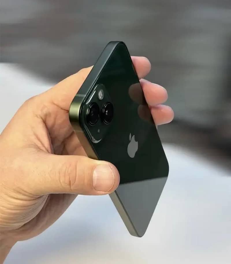 Apple iPhone 13 3
