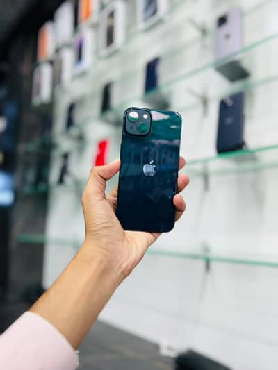 Apple iPhone 13