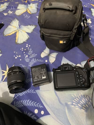 Camera canon EOS 2000D