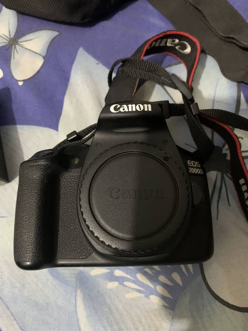 Camera canon EOS 2000D 3
