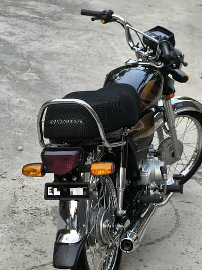 CD 70 Black 2026