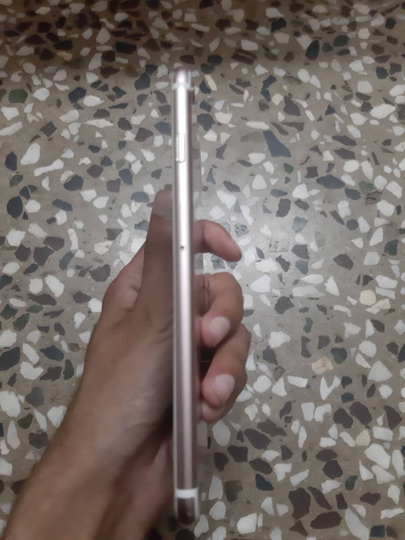 Apple iPhone 6S Plus 4