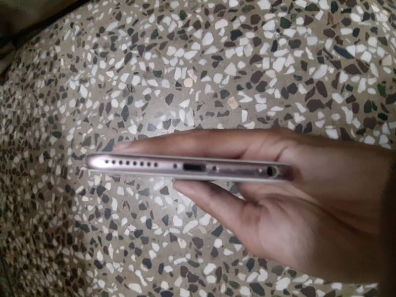 Apple iPhone 6S Plus 5
