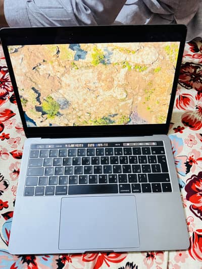 Apple MacBook Pro (13-inch, 2019, Two Thunderbolt 3 ports)