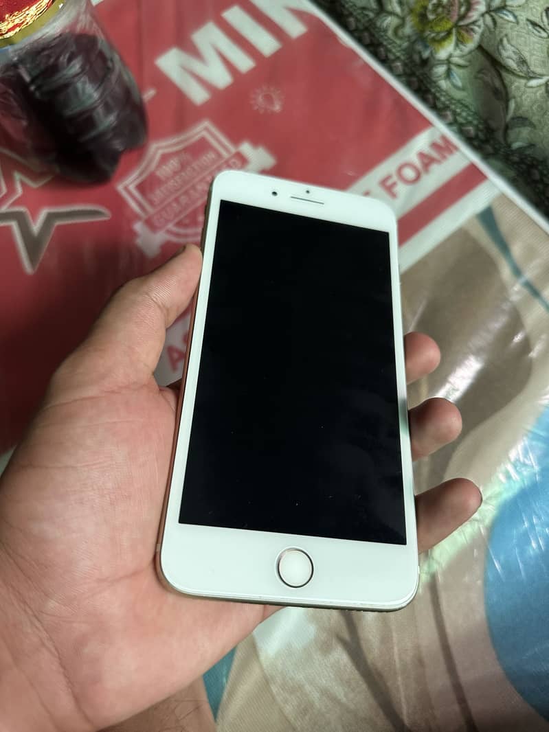 Apple iPhone 7 Plus 1