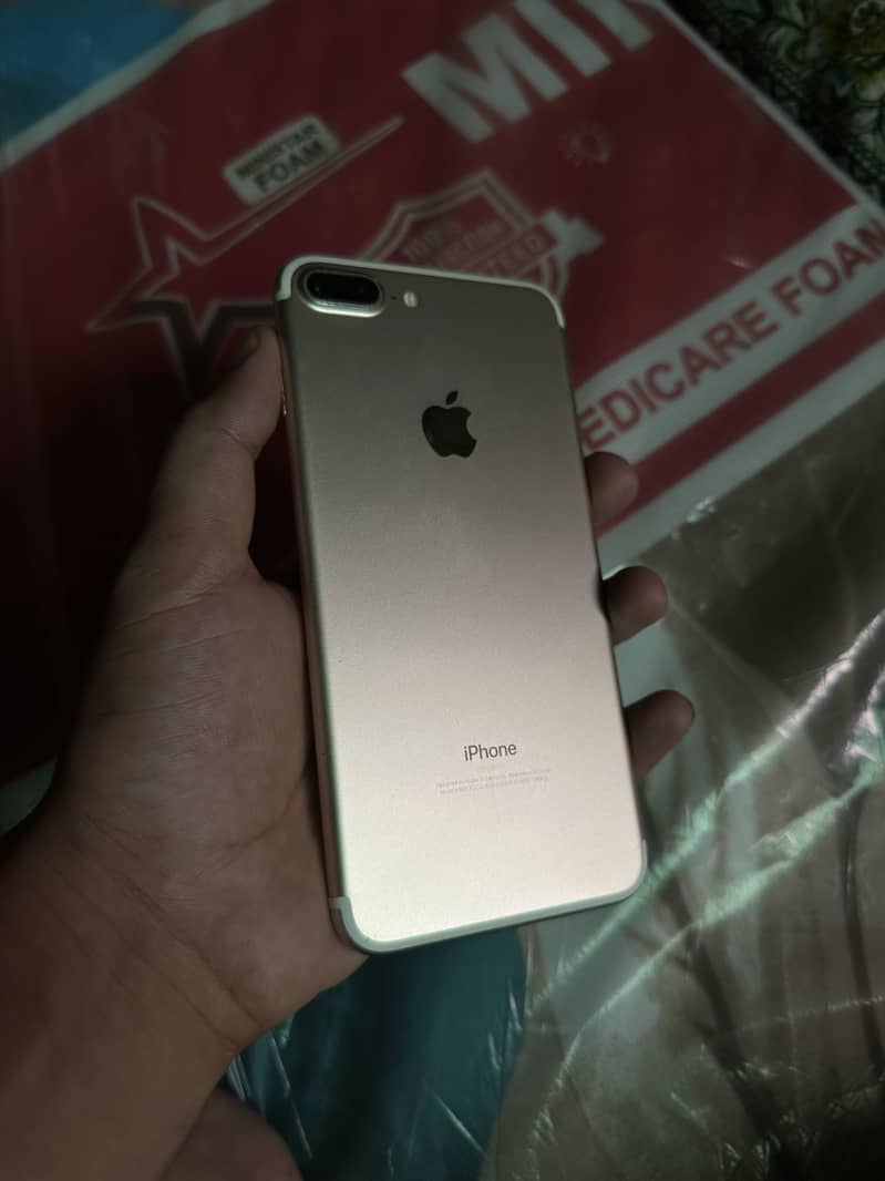 Apple iPhone 7 Plus 2