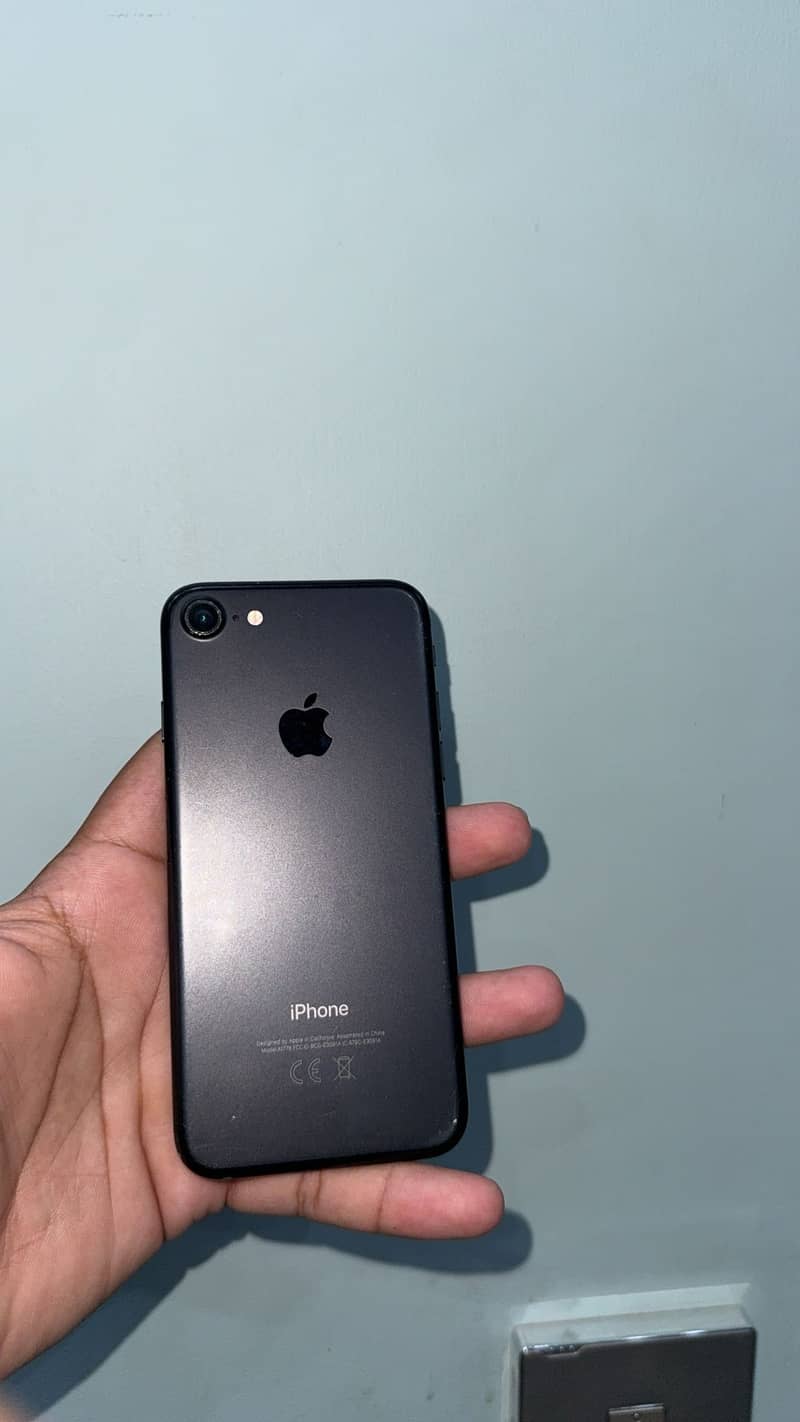 Apple iPhone 7 3