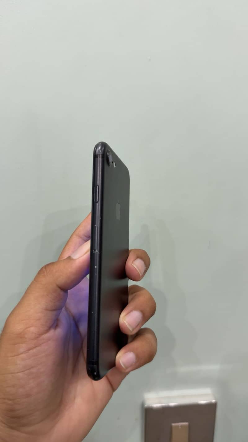 Apple iPhone 7 6