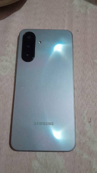 Samsung A17 8/256gb