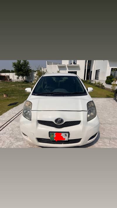 Toyota Vitz 2014