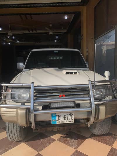 Mitsubishi Pajero 1993