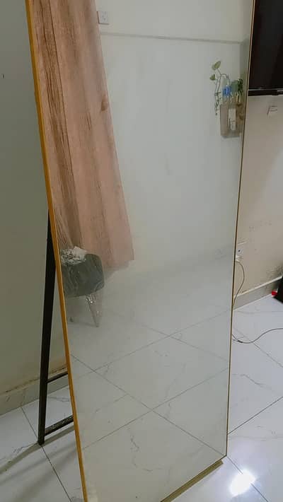 standing mirror