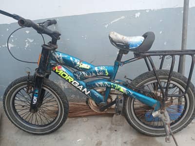 Moving out sale 2 x cycles 2x fans 1x glass Top stove  1x Iron stand