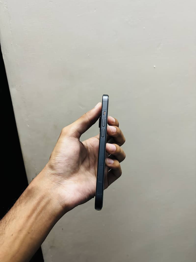 Apple iPhone 15 3