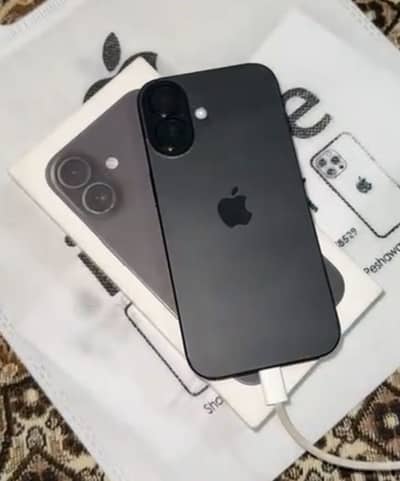 Apple iPhone 16