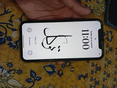 Apple iPhone XR with free 5 covers exchange possible