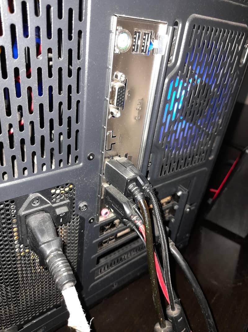 Complete Gaming PC Setup 16