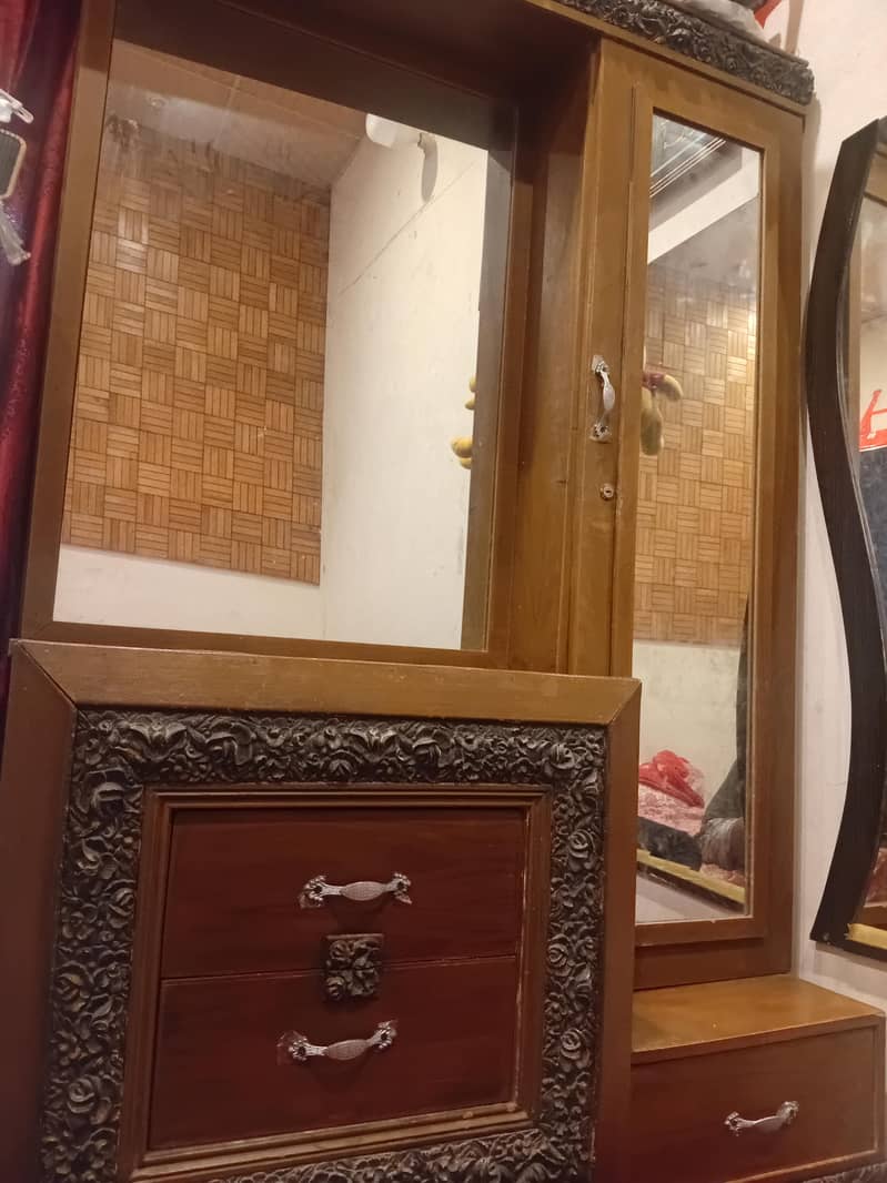 dresing table + 2 side table 1