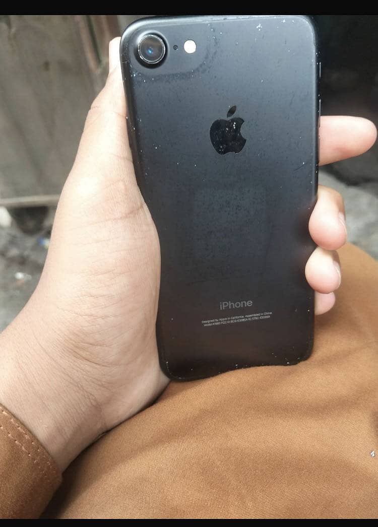 Apple iPhone 7 0