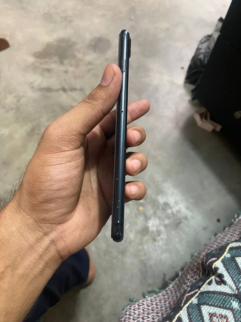 Apple iPhone 7 Plus 4