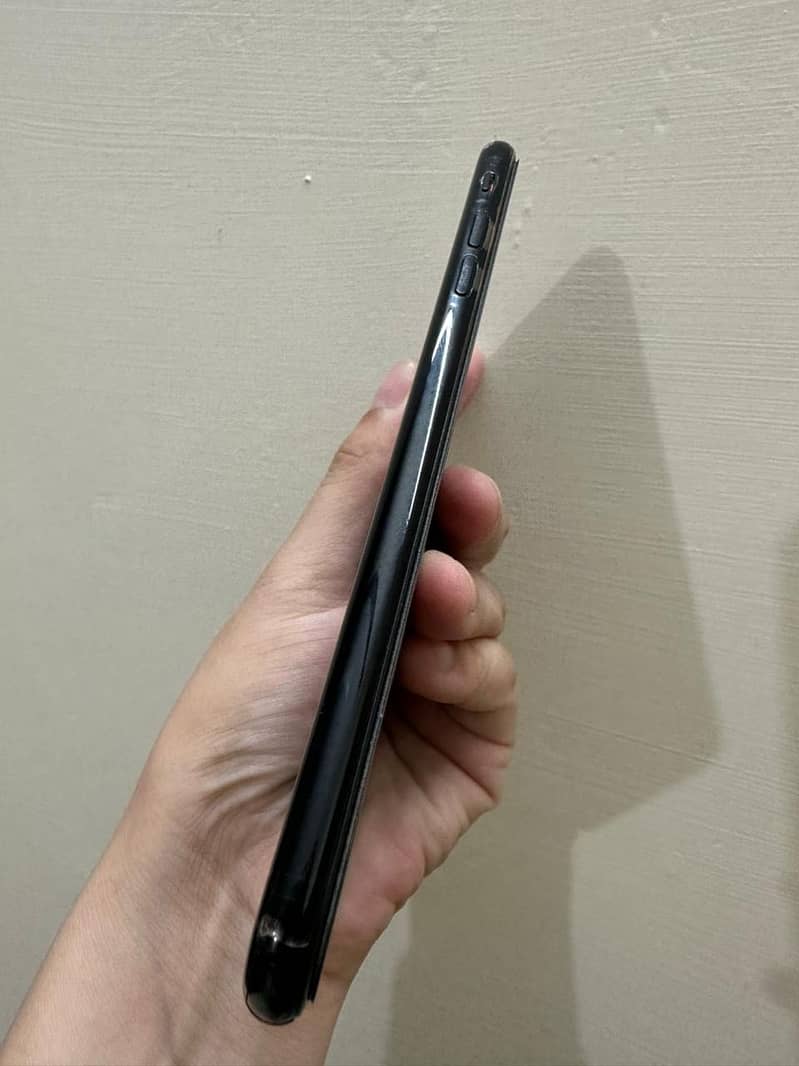 Apple iPhone 7 Plus 3