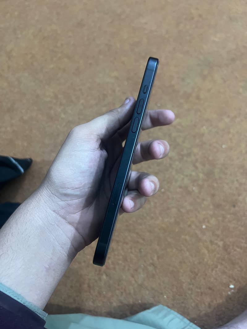 Apple iPhone 15 plus 0