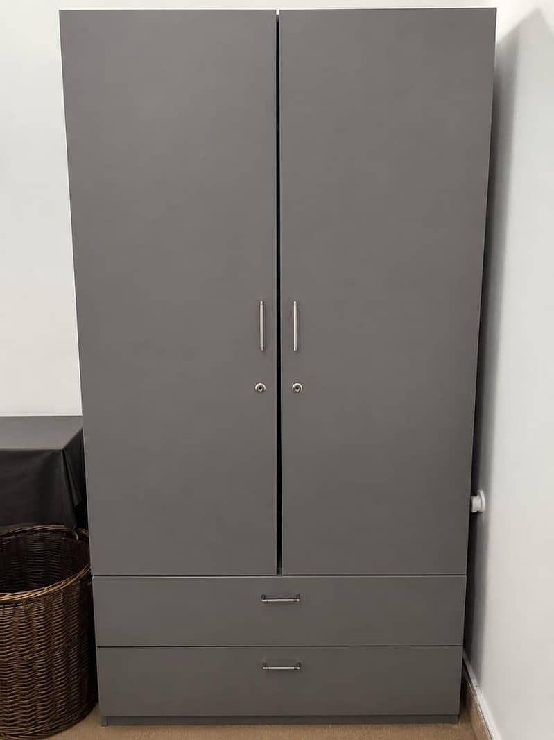 Medium sized wardrobe 0