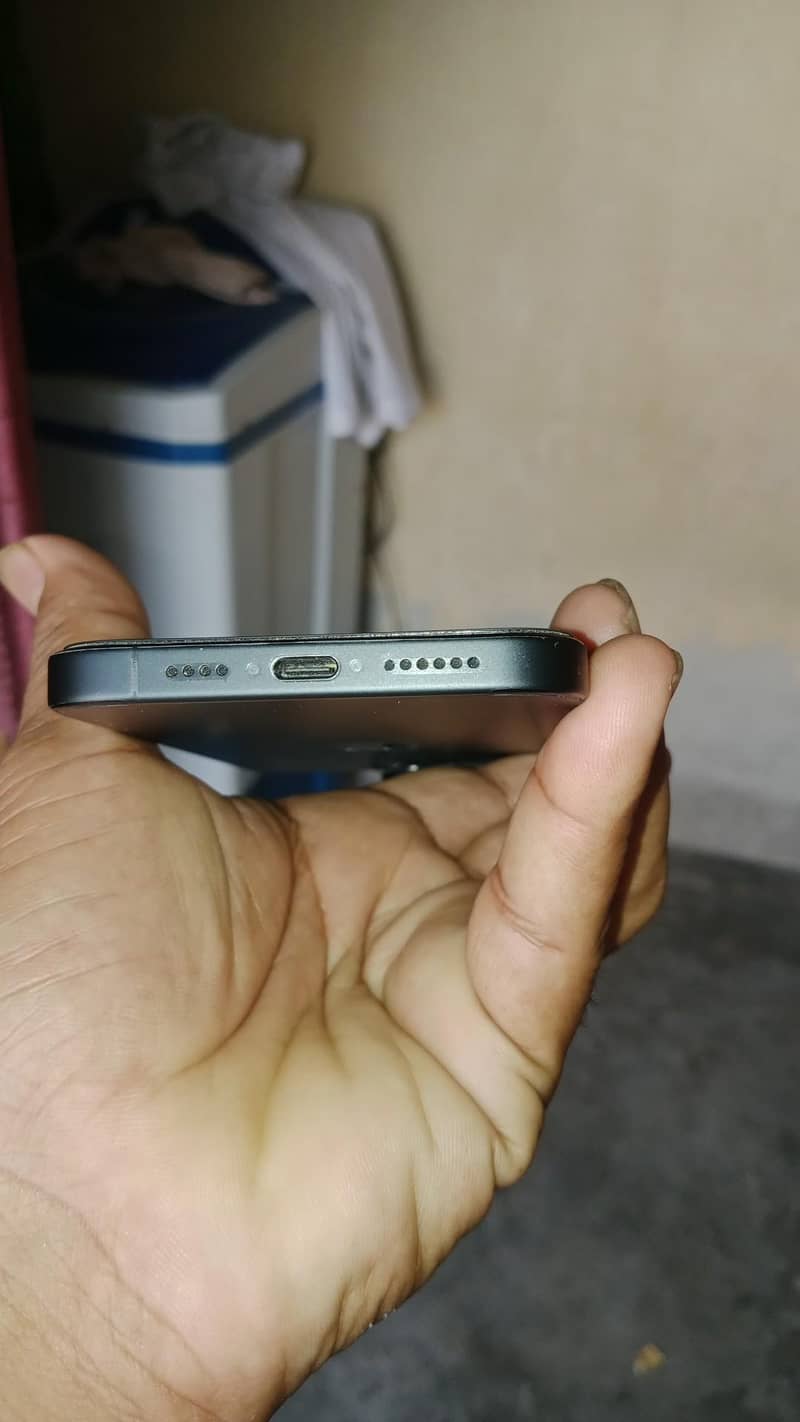 Apple iPhone 15 Pro Max 0