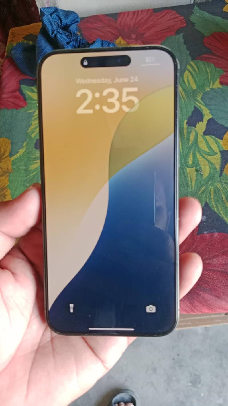 Apple iPhone 15 Pro Max 1