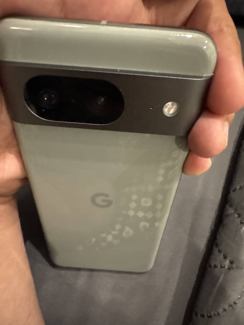 Google Pixel 8 4